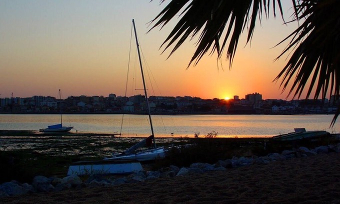 Aldeia de Paio Pires Apartment | Beautiful 1-Bed Apartment in Aldeia de Paio Pires