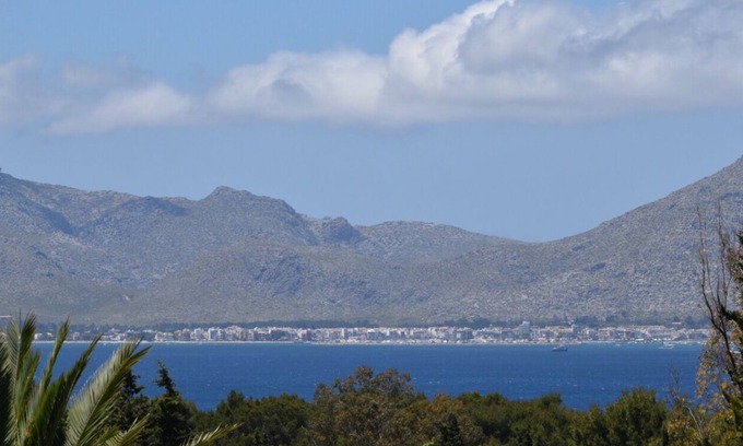 Cielo de Bonaire House | Beautiful, quietly located vacation home in Bon Aire near Alcudia with sea views