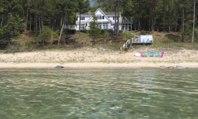 Harbor Springs House | Beautiful Quiet and Serene Cottage On Lake Michigan