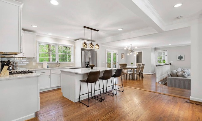 Sandy Springs House | Beautiful & Quiet Newly Renovated 4 Bedroom Retreat