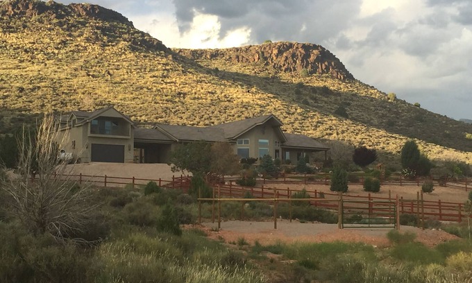 Veyo House | Beautiful quiet ranch retreat on 5 acres with horses, incredible views,