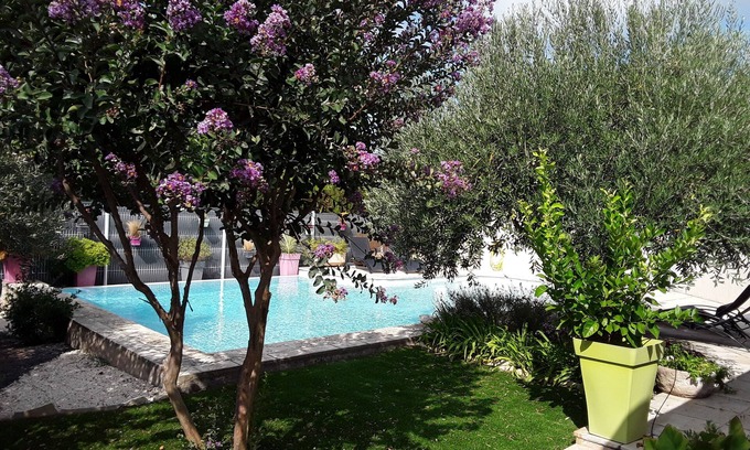 Clarensac Villa | Beautiful, quiet villa with large swimming pool,