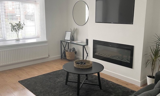 Ridgeway House | Beautiful quite 3 bedroom sleep 5 fully functioning home