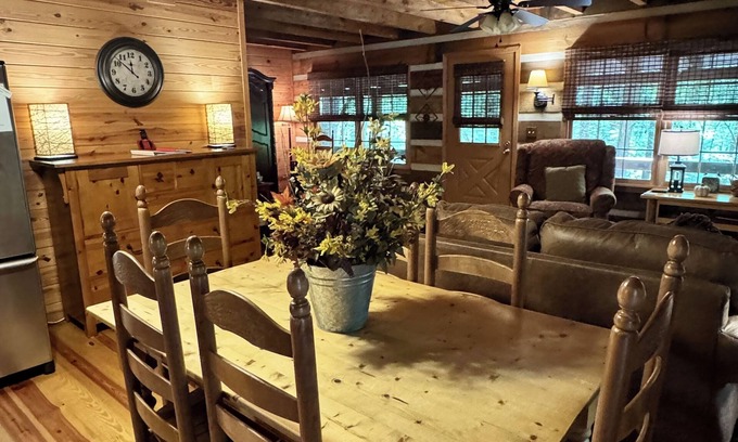 Dial Cabin | Beautiful Real Log Cabin. Not your average cabin! Hot Tub. Wifi. Fire Pit