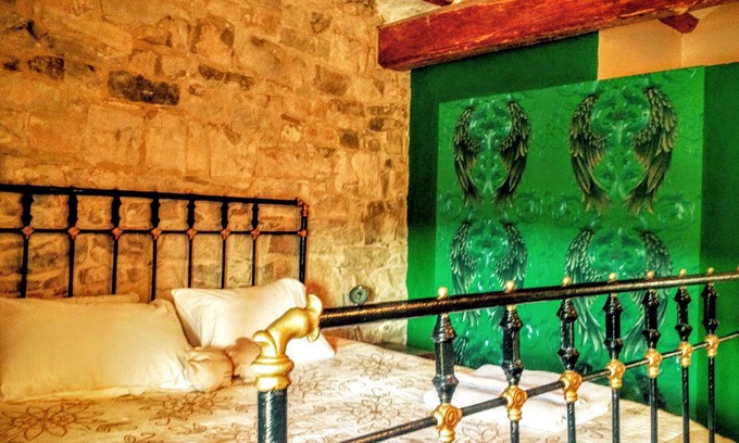 Rocallaura House | Beautiful Recently Renovated Farmhouse with Pool