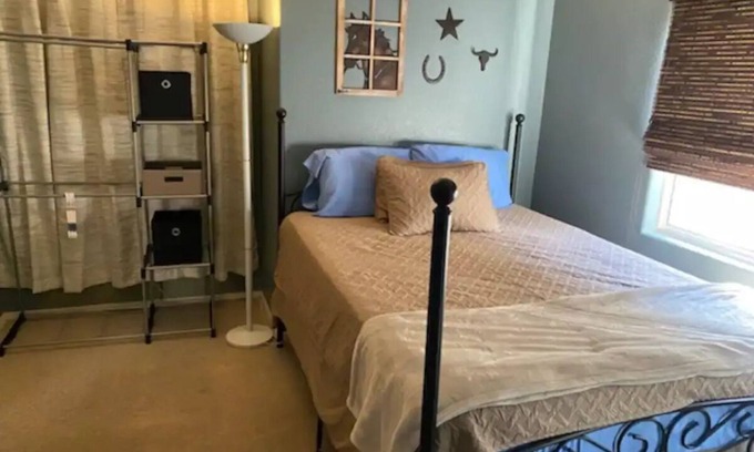 Fletcher Heights House | Beautiful, relax homestay AZ Country Dream Queen private room