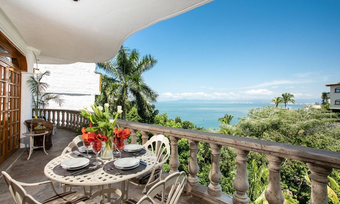 Conchas Chinas Condo | Beautiful & relaxing Condo Verde in prestigious Conchas Chinas