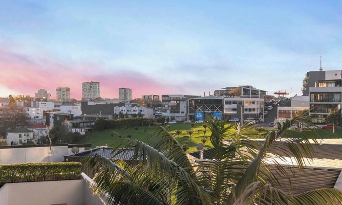 Eden Terrace Apartment | Beautiful relaxed apartment