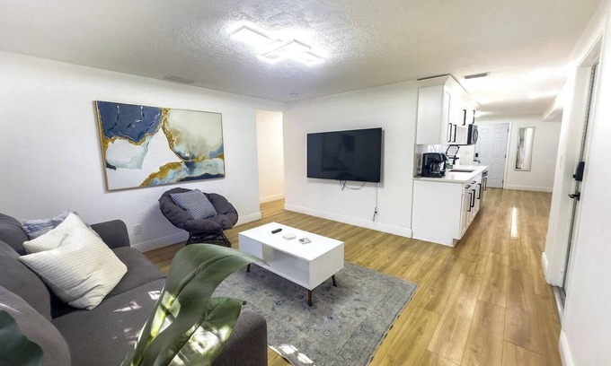 Egypt Lake-Leto House | Beautiful&Relaxing Central Location 2 kings