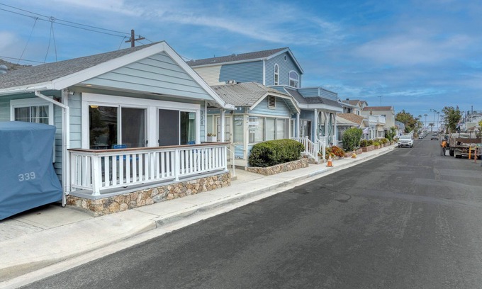Avalon House | Beautiful Remodeled Home w/AC & close to the beach