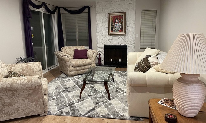 Sawtelle Condo | Beautiful Remodeled West Los Angeles condo - Brentwood adjacent.
