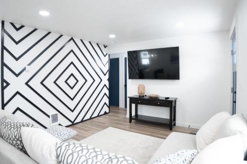 Spokane Valley House | Beautiful Remodeled Home 3 BD 1 BTH w Hot Tub