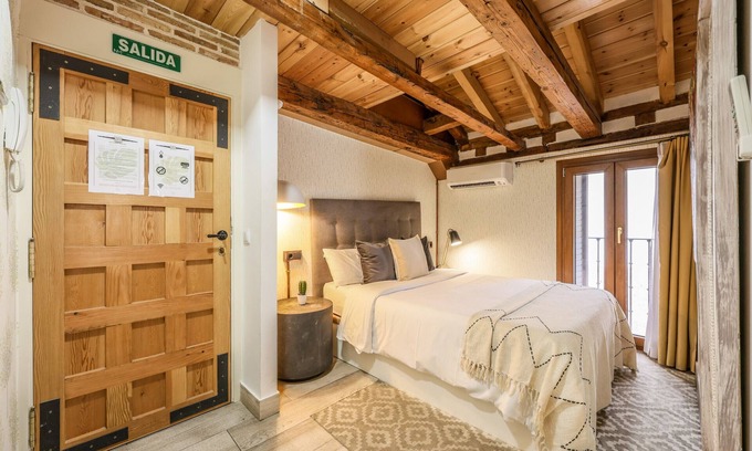 Malasana Apartment | Beautiful Renovated Loft in the center 012