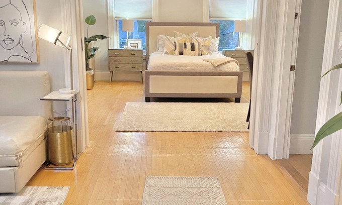 Marlborough House | Beautiful Renovated CASTLE 5Bedrooms 2bath near BOSTON