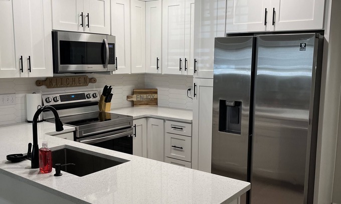 Tallahassee House | Beautiful renovated home.12 mins from FSU