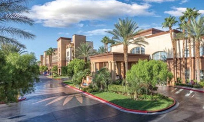 Enterprise Apartment | Beautiful Resort amenities enjoyed with this 1BD resort condo on South Las Vegas Blvd