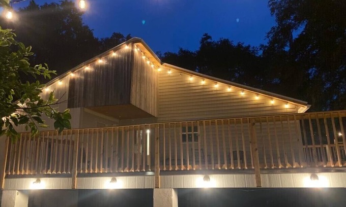 Longwood Ski Chalet | Beautiful Resort like Chalet - North Of Orlando In Longwood, Florida