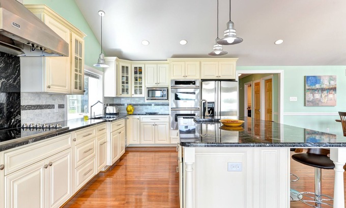 Elkton House | Beautiful Riverfront Home. With dock, kayaks, paddle board. Magnificent views.