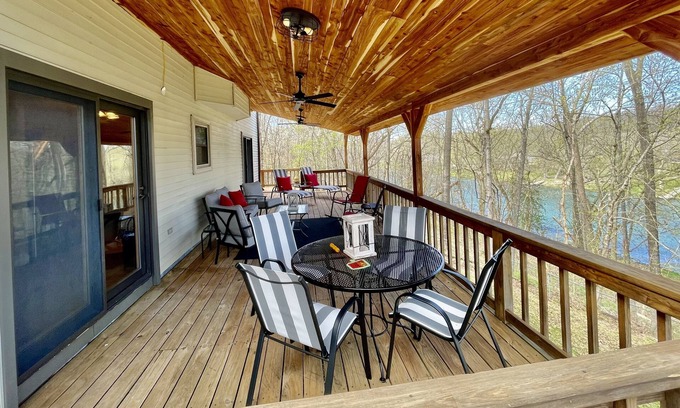 Mammoth Spring House | Beautiful Riverside home nestled on the banks of Spring River!