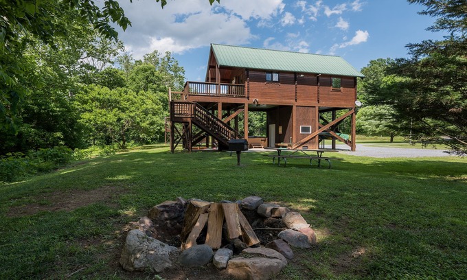 Luray Cabin | Beautiful Romantic River front cabin with mountain views,fantastic location!