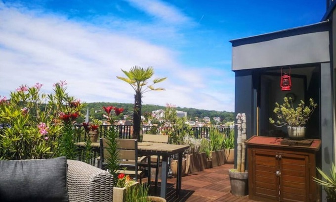 Chaville Apartment | ★ Beautiful Rooftop between Paris and Versailles ★