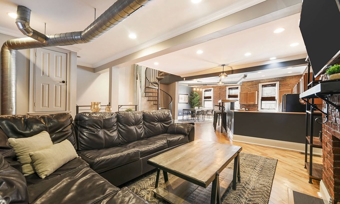 South Side Slopes House | Beautiful Rooftop Tranquility! 2 Car Garage! Sleeps +12!