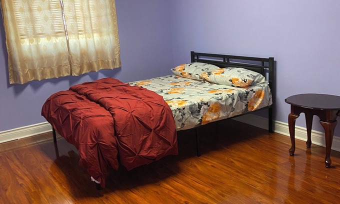 Brampton Apartment | Beautiful Room available in Brampton - Room 1