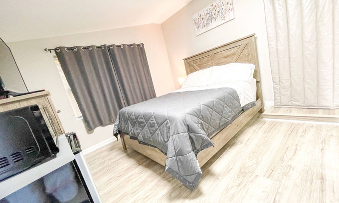 Pinellas Park House | Beautiful room in prime location