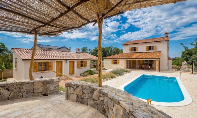 Kras House | Beautiful rustic holiday house HOJEVICA