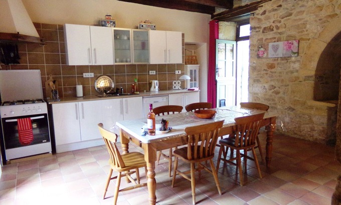 Nadaillac-de-Rouge House | Beautiful stone cottage with large kitchen close Rocamadour/Sarlat heated pool