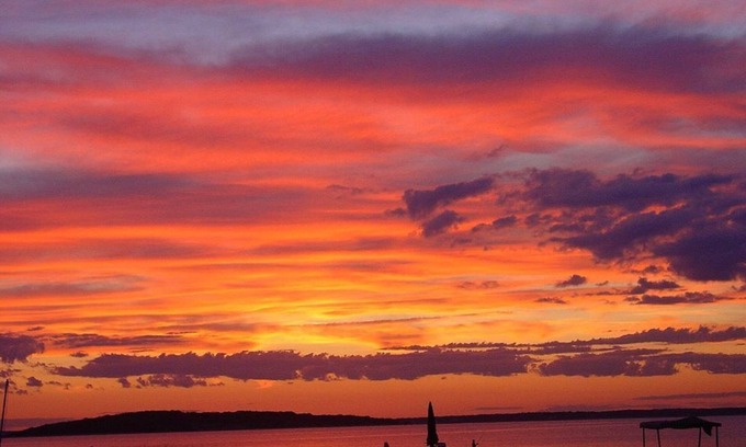 Noyack House | BEAUTIFUL SAG HARBOR PRIVATE BEACH ON NOYAC BAY SPECTACULAR. nAUGUST-LABOR DAY!