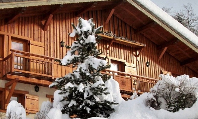 Verchaix Ski Chalet | Beautiful Savoyard chalet with view