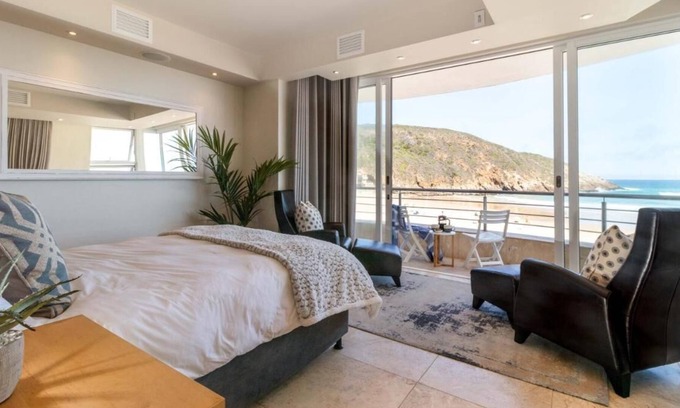 Herolds Bay House | Beautiful Sea Facing Room