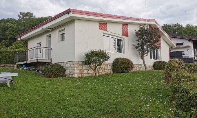 Hondarribia Apartment | Beautiful sea views in apartment with garden in Hondarribia