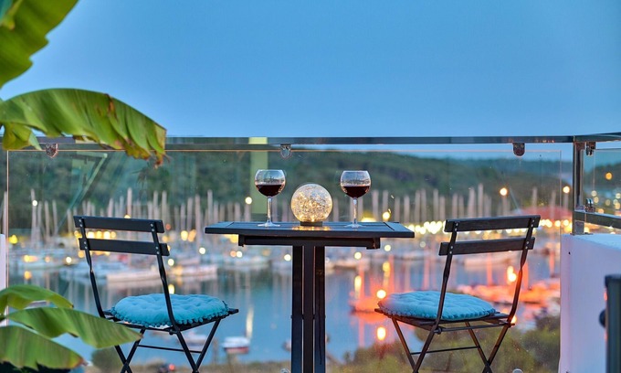 Vintijan Apartment | Beautiful sea view over the harbor Marina Veruda