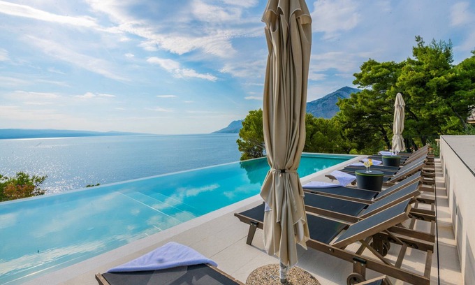 Basko Polje Villa | Beautiful Seafront Split Villa | 9 Bedrooms | BellaMar Vista Retreat | Large.