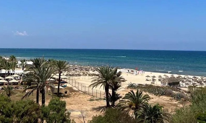 Eastern Khezama Apartment | Beautiful Seafront Vacation Apartment
