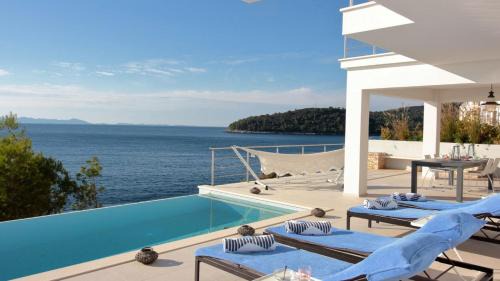 Brna Villa | Beautiful seafront villa on Korcula island