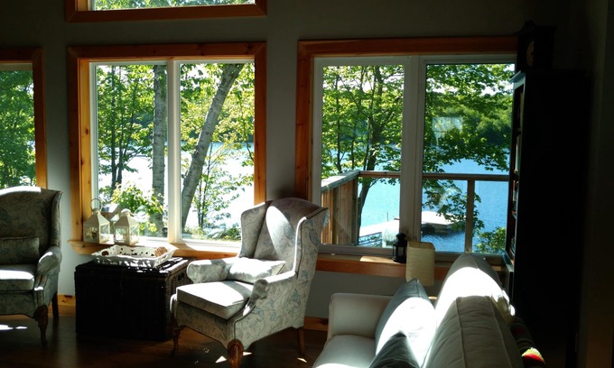 Whitestone Cottage | Beautiful Secluded Cottage Property