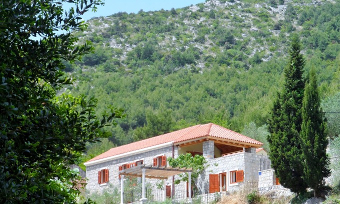Broce Villa | Beautiful, secluded old stone villa with pool