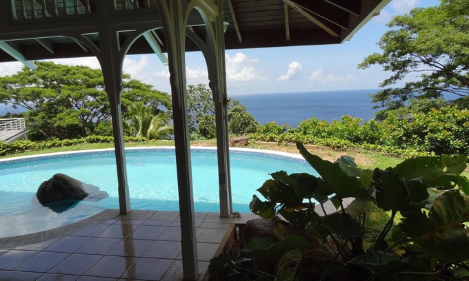 Concordia Cottage | Beautiful, secluded, open plan cottage with spectacular sea views