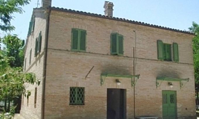 Treia Villa | Beautiful, secluded Villa & pool in large, private gardens.