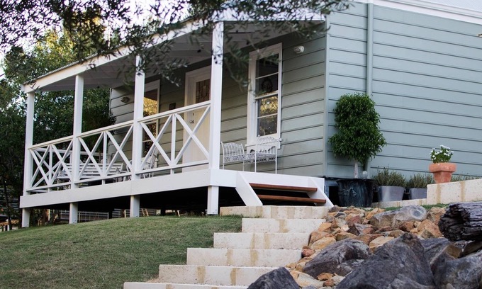 Helena Valley Cottage | Beautiful self contained cottages nestled in the picturesque Helena Valley.