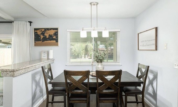 Clovis House | Beautiful Single Family 4Bed/2bath in Clovis