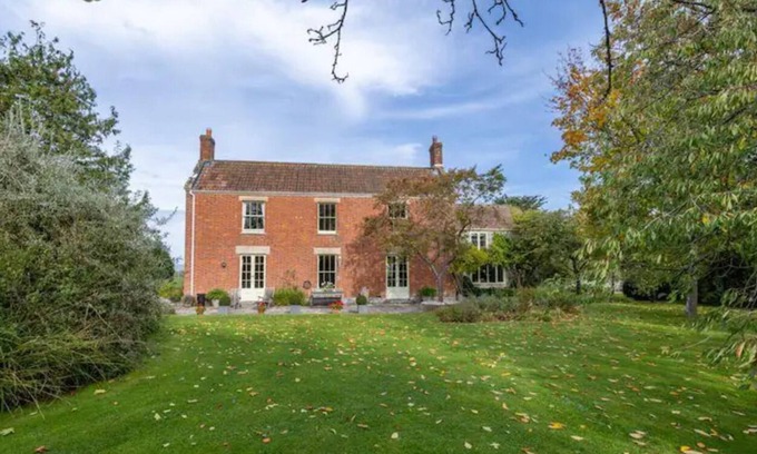 West Pennard House | Beautiful Somerset family home