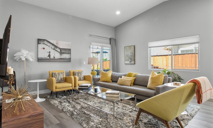 Desert Hot Springs House | Beautiful Spacious Home with Salt Water Pool & Hot tub near Palm Springs in DHS