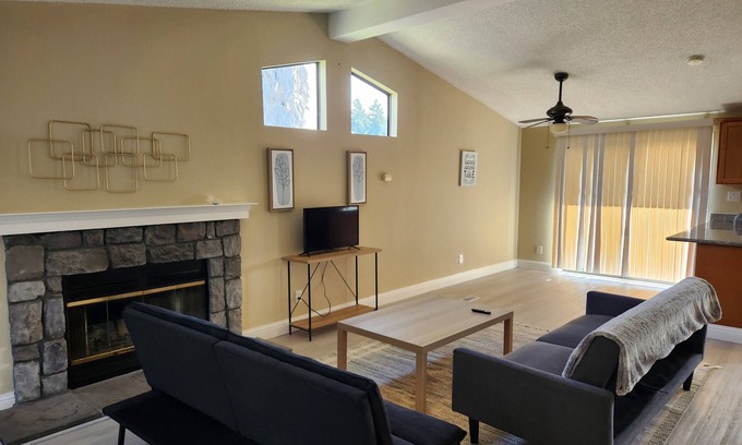 American Canyon House | Beautiful, spacious 3 bedroom Napa Adjacent hideaway. Pet and family friendly