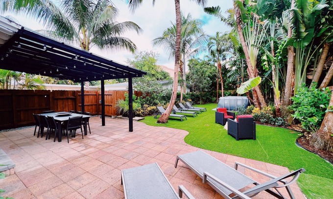 Lake Ridge House | Beautiful, Spacious & Affordable Home in FLL
