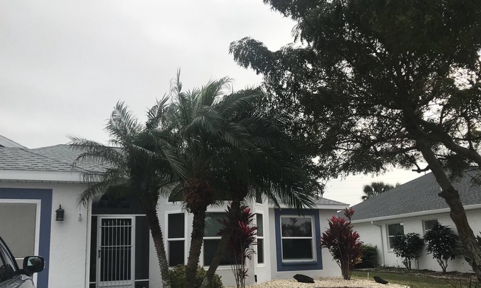 Wimauma House | Beautiful spacious furnished home ready for you! 55+ community, must be of age
