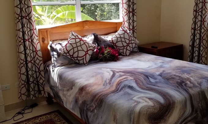 Cockburn Town Apartment | Beautiful spacious One Bedroom Unit